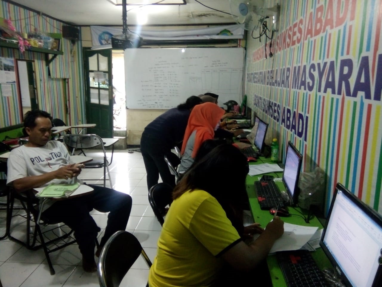 Kegiatan Belajar Komputer